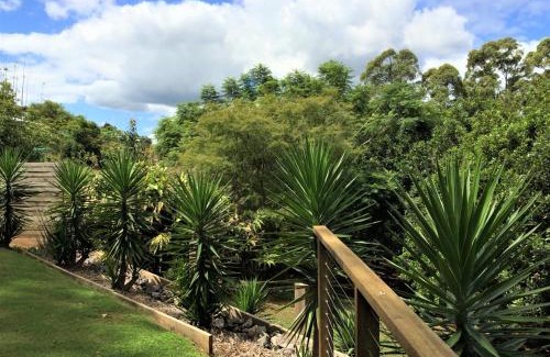 North Maleny House | Private 2 Bedroom Cottage with Lakeview