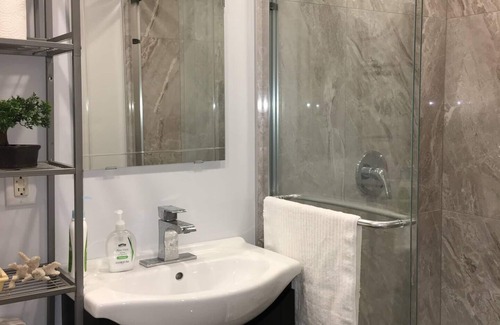 Richview Apartment | Private 2 bedroom suite, full kitchen and bathroom