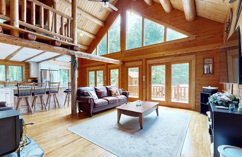 Scarborough House | Private 3BR waterfront home, hot tub, pool table, sandy beach, BBQ, w/d, wifi