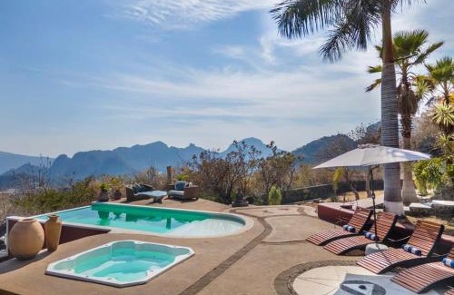 Tepoztlan House | Private 5-Bedroom Compound with Pool Tepoztlán Retreat