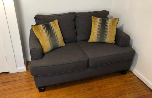 Perth Amboy House | Private and cozy house with one bedroom and one bathroom and free Wi-Fi