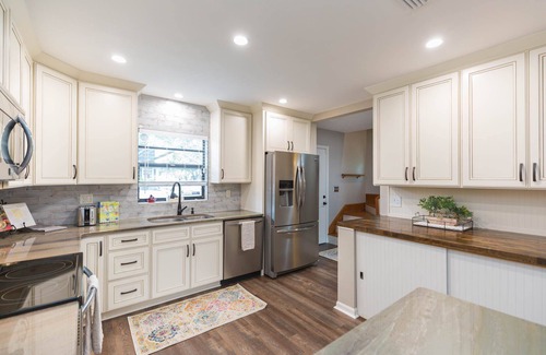 Hyde Park House | Private and Cozy w/hot tub, only a few blocks from Hyde Park Village