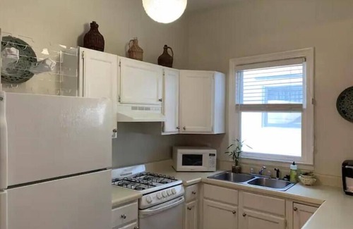 Inman Park Apartment | Private and Sophisticated Inman Park Apartment