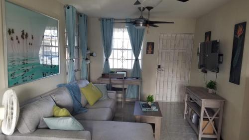 Welches Apartment | Private Apartment Close to Beach & Nightlife