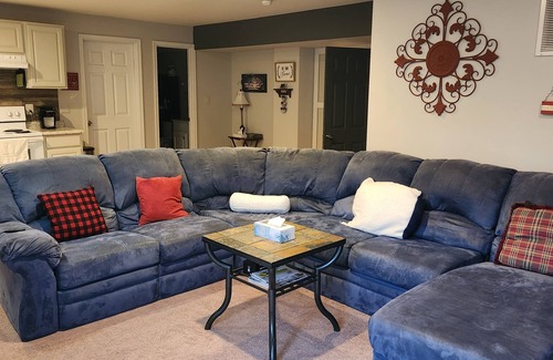 West Fairfax Apartment | Private Basement Apartment