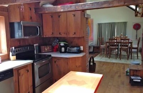 Washington House | Private Beach And Mountain Lake Home