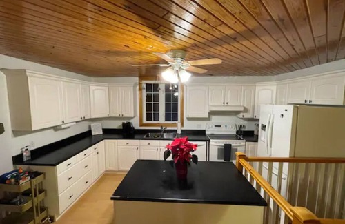 Madawaska Valley Cottage | Private Beach | Hot Tub | Sunny | 3 BDR Cottage