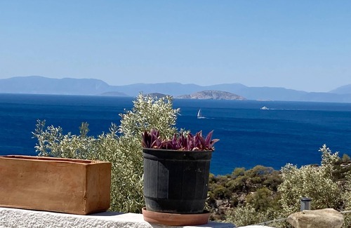 Salamis Villa | PRIVATE BEACH HOUSE