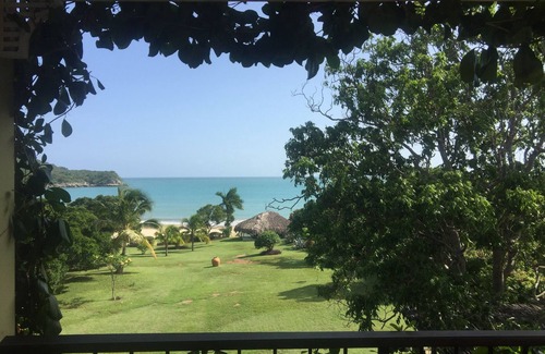 Treasure Beach Villa | Private Beachfront garden villa with Pickleball court - Coquina