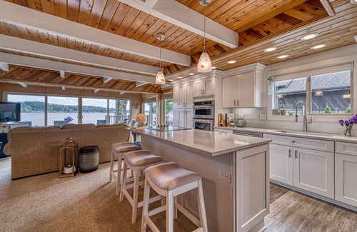 Allyn House | Private Beachfront Home w/Hot Tub - Walk to Restaurants, Coffee and More!