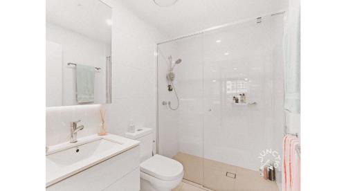 Newstead House | Private Bedroom & Bathroom in an Amazing Shared Brisbane Apartment