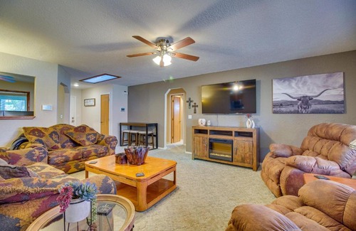 Grove House | Private Boat Dock Family-Friendly Grove Getaway