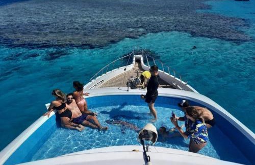 Village Road Boat Rental | Private boat rental