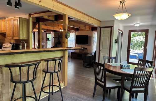 Lac-du-Cerf House | Private lake chalet