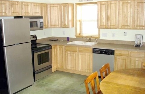 Chico Cabin | Private Cabin on 83 Acres located on Emigrant Creek