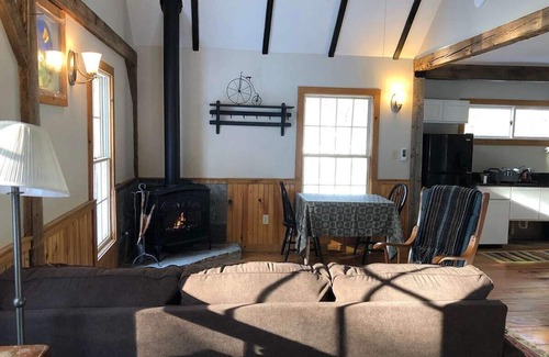 Mount Holly Cabin | Private Cabin/Pets OK/AC/Minutes to Okemo/Fast WiFi