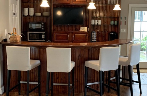 Elkton Cottage | Private Carriage House Retreat on a 33 Acre Historic Working Estate