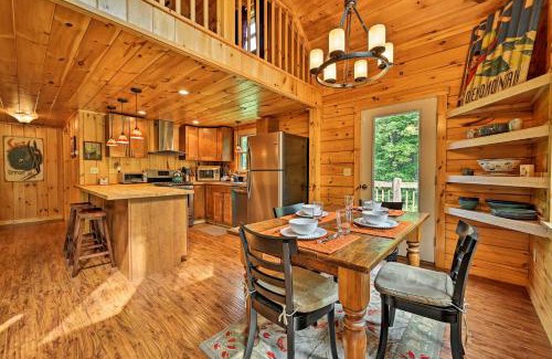 Chester House | Private Chester Home with Deck, Mins to Skiing!