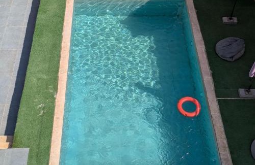 Al Jizah Ski Chalet | Private Comfy Layover near Amman Airport - Aeropuerta Mini Villa