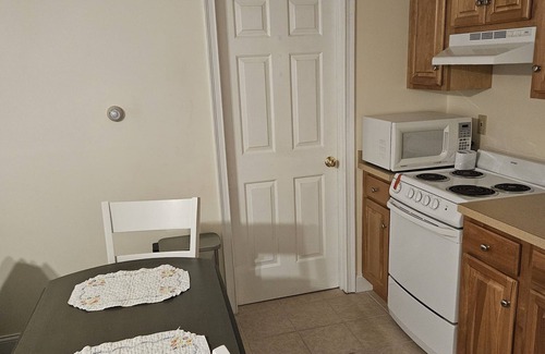 Gardner House | Private Convenient 2-bedroom in Gardner