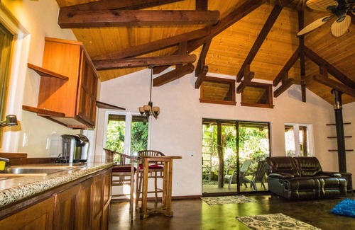 Kailua-Kona Cottage | Private Cottage In The Rain Forest TA065882726401