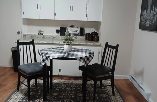 Le Roy Apartment | Private country apartment