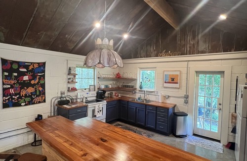 Auburn House | Private Country Farmhouse Just Minutes From Auburn University