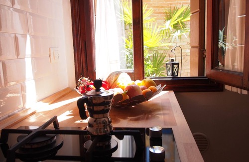 Historic Centre Apartment | * PRIVATE COURTYARD, few steps from PRATO DELLA VALLE SQ