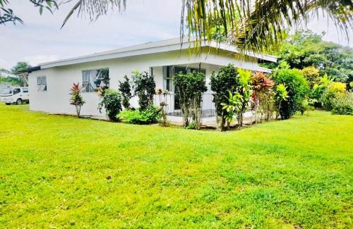 Fua'amotu House | Private Double Room - Airport Cottage