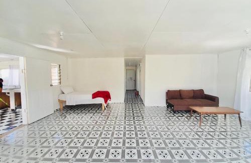 Fua'amotu House | Private Double Room - Airport Cottage