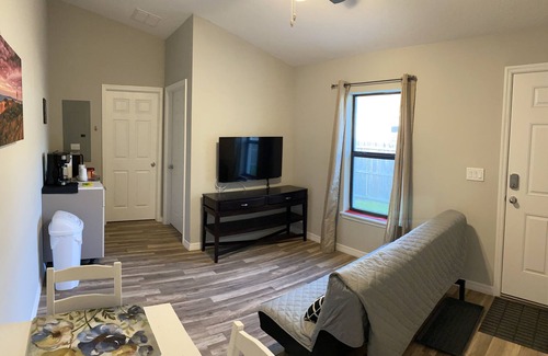 Conway House | Private duplex with queen bed and pull out couch
