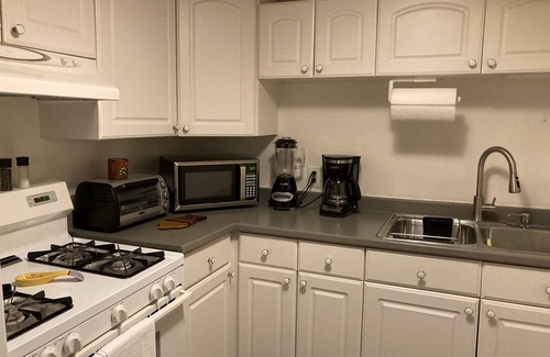 White Plains Apartment | Private entrance Apartment Ground Floor of House
