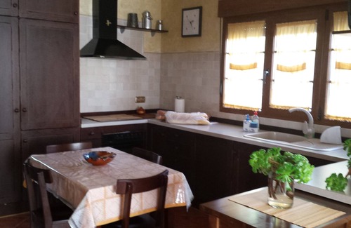 Las Navas Del Marques Cottage | Private garden and pool, barbecue. Nature with charm