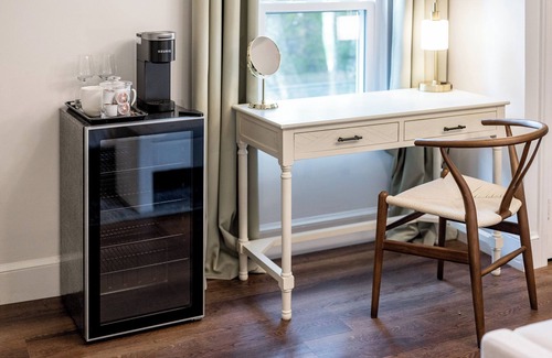 Altavista Apartment | Private family-friendly suite w/playroom at boutique inn!