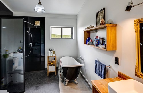 Waipawa Bed & Breakfast | Private farm stay 2 minutes to Waipawa