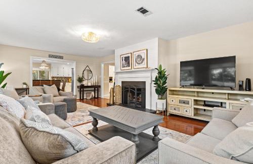 Lawton Woods House | Private Fenced in Pool - Pet Friendly - 1 Cotton Lane