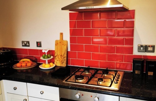 Liverpool Apartment | Private garden maisonette near Anfield