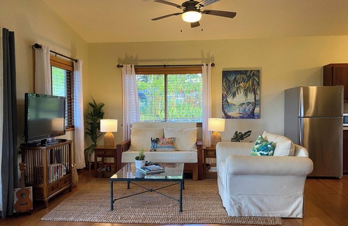 Orchidlands Estates Cottage | Private guest house on gorgeous tropical 3 acre estate perfect central location.