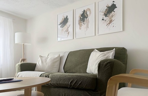 Leicester Apartment | Private Guest House With En-suite, no Full Kitchen