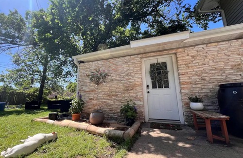 East MLK House | Private Guest Suite - Close to ACL, Airport, Downtown!
