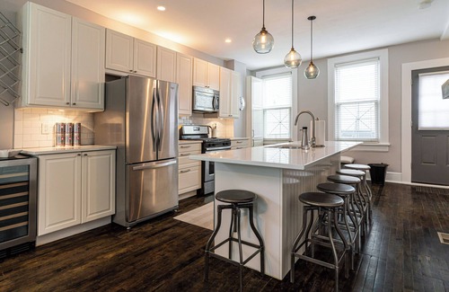 West Town House | Private Historic Coach House Wicker Park