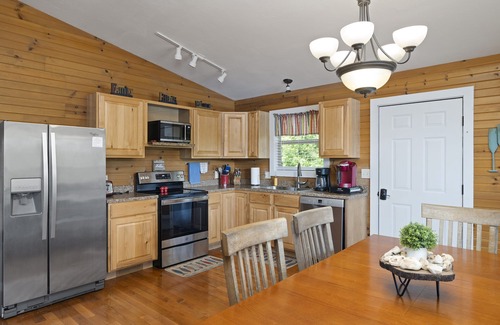 Branson Cabin | Private Hot Tub! Kayaks. Serene Lakefront. Pool.