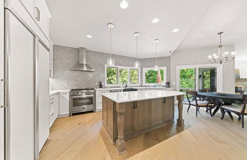 Country Club - North Shore House | Private house on the Lake Oswego Monthly Rent