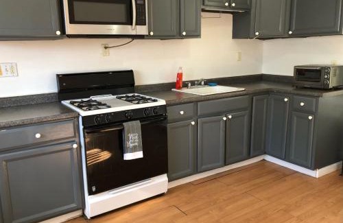 Perth Amboy House | Private house with 3 bedrooms and 1 bathroom and free parking convenient to NYC Manhattan bus and train