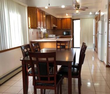 Hopelawn Apartment | Private house with 4 bedrooms and 2 bathrooms and direct NYC Manhattan train only 10 minute walk away