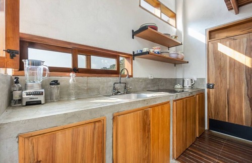 Venecia Villa | Private Jacuzzi Villa-mountains view by HOUSY HOST