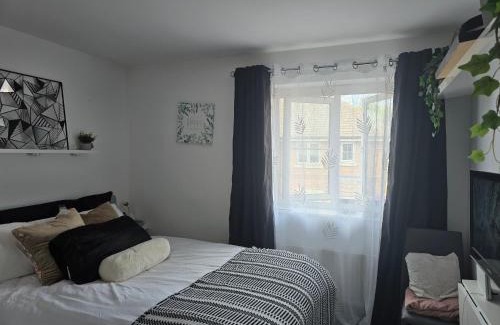Spencers Wood House | Private kingsize room