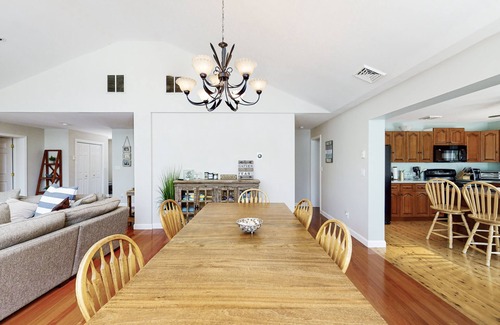 Freedom House | Private Lake Front