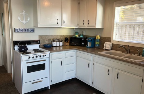 Hamlin County Cabin | Private lake front property with huge patio!