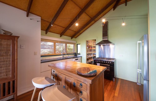 Shute Harbour House | Private location, unbeatable Island views! ASK ABOUT OUR 5 NIGHT DISCOUNT T&C.